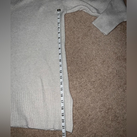 NWOT Womens XL V-Neck Sweater - Picture 4 of 6